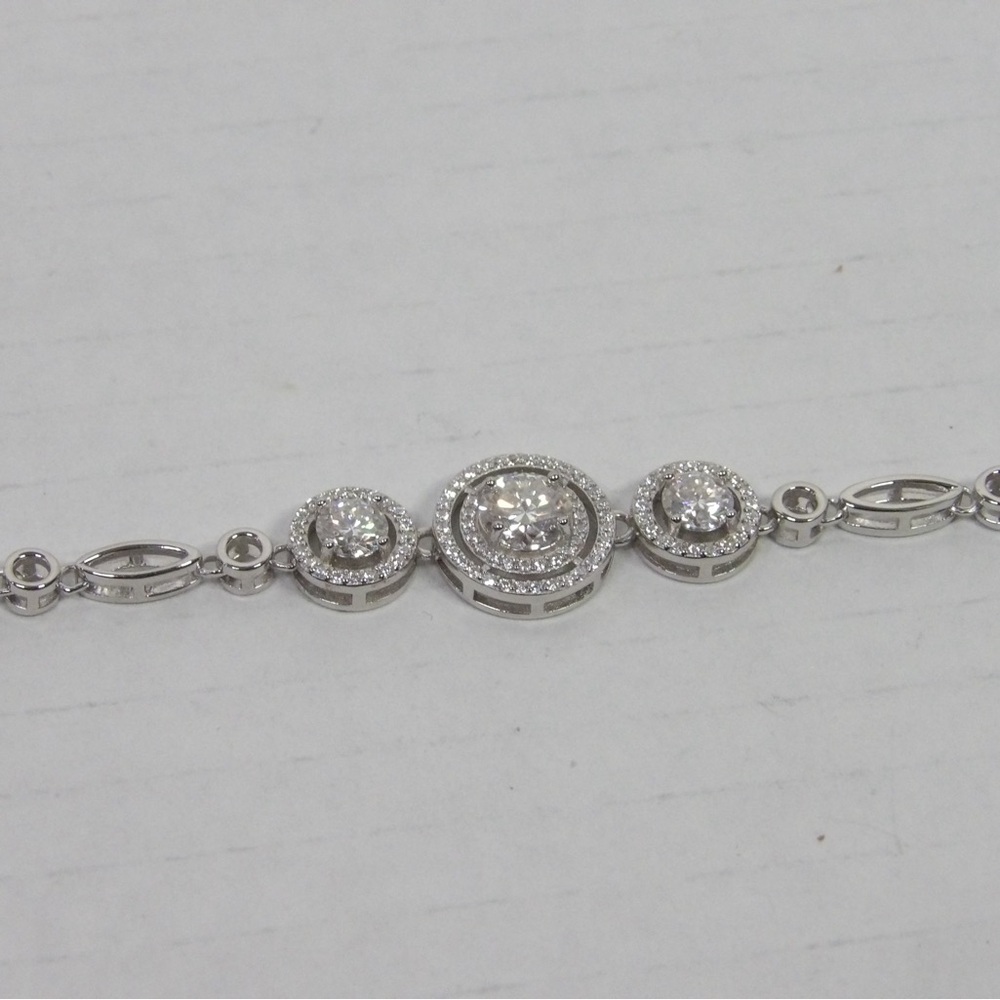 Elegant Silver Bracelet with Moissanite Stones